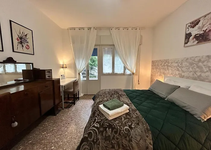 Number 3 Apt, Easy For Venice Местре